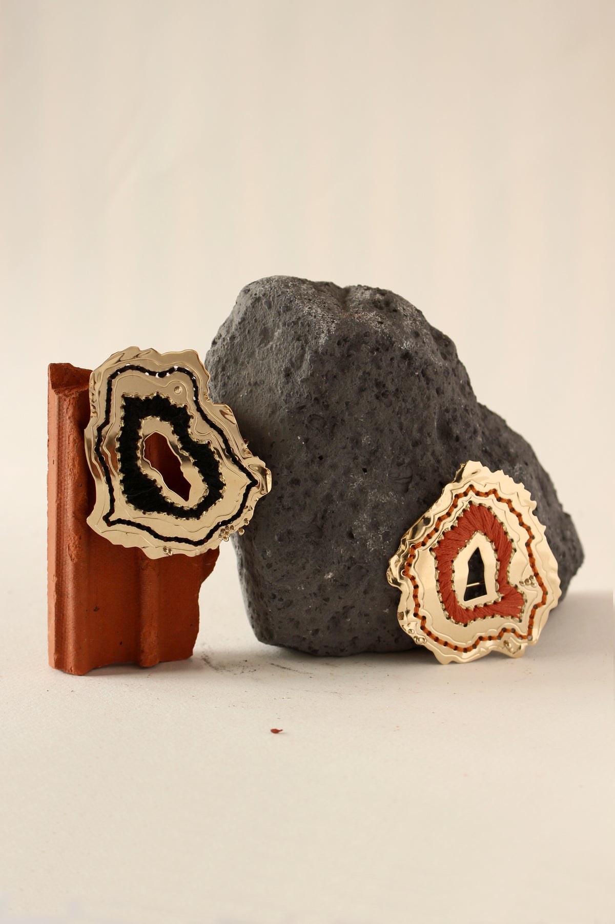 GEODES BRODEES BRIQUE - BROCHE XL - BROOCH XL